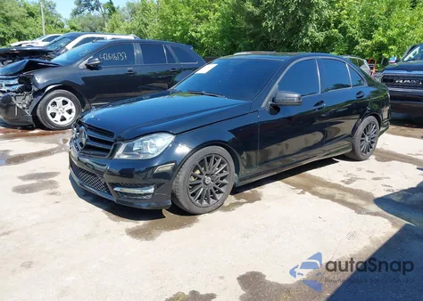 2012 Mercedes-Benz C 300 Luxury 4Matic/Sport 4Matic from USA, damaged, VIN WDDGF8BBXCF913589
